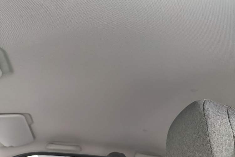 Used Wuling Hongguang MINIEV 2022 Macaron Premium Model – Lithium Iron Phosphate Headliner