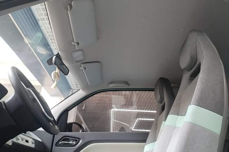Used Wuling Hongguang MINIEV 2022 Macaron Premium Model – Lithium Iron Phosphate Headliner