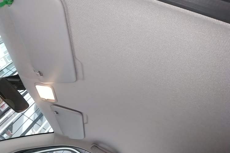 Used Wuling Hongguang MINIEV 2022 Macaron Premium Model – Lithium Iron Phosphate Headliner