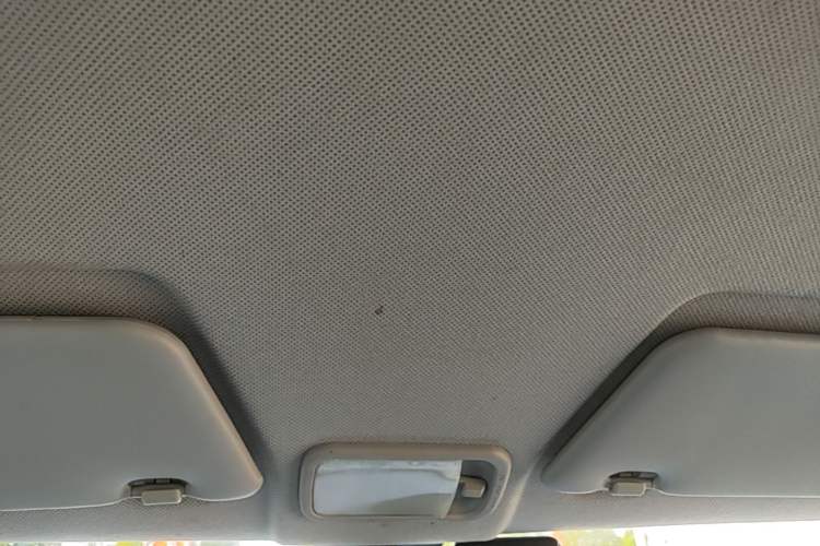 Used Wuling Hongguang MINIEV 2022 Macaron Premium Model – Lithium Iron Phosphate Headliner
