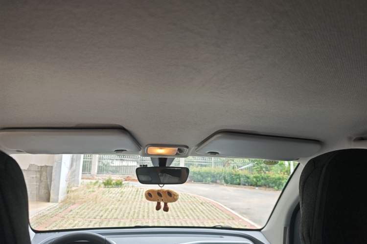 Used Wuling Hongguang MINIEV 2022 Macaron Fashion Model Lithium Iron Phosphate Headliner