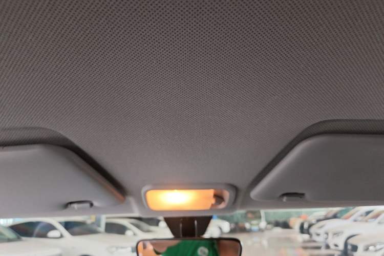 Used Wuling Hongguang MINIEV 2022 Macaron Premium Model – Lithium Iron Phosphate Headliner