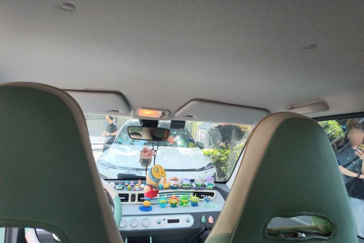Used Wuling Hongguang MINIEV 2022 Macaron Premium Model – Lithium Iron Phosphate Headliner