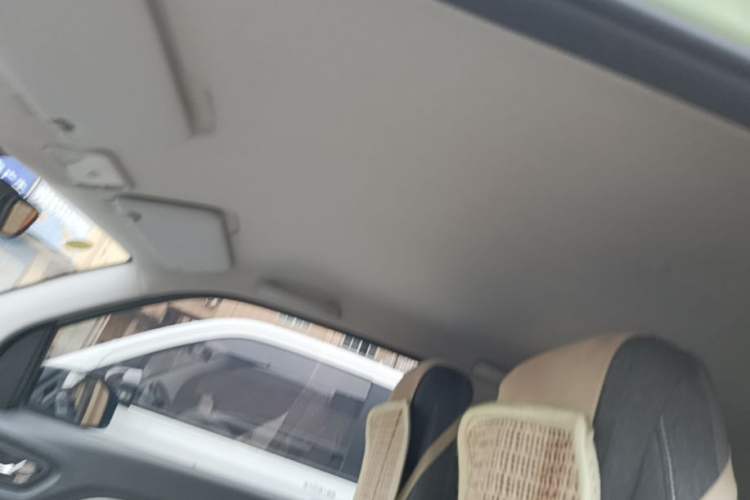 Used Wuling Hongguang MINIEV 2022 Macaron Premium Model – Lithium Iron Phosphate Headliner