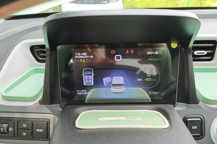Used Wuling Hongguang MINIEV 2022 Macaron Fashion Edition Lithium-Nickel-Cobalt-Alpha-oxide Instrument Cluster