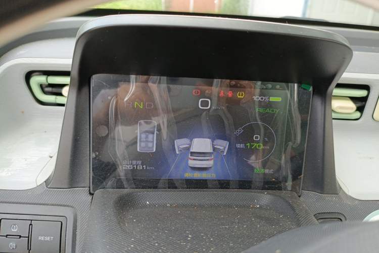 Used Wuling Hongguang MINIEV 2022 Macaron Premium Model – Lithium Iron Phosphate Instrument Cluster
