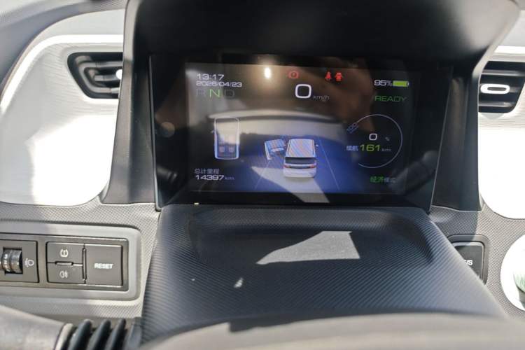 Used Wuling Hongguang MINIEV 2022 Macaron Premium Model – Lithium Iron Phosphate Instrument Cluster