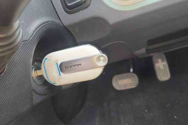 Used Wuling Hongguang MINIEV 2022 Macaron Premium Model – Lithium Iron Phosphate Interior 1