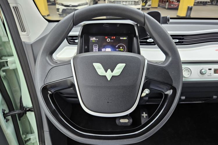 Used Wuling Hongguang MINIEV 2022 Macaron Premium Model – Lithium Iron Phosphate Interior 1