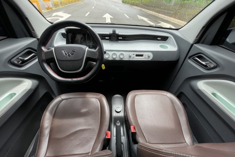 Used Wuling Hongguang MINIEV 2022 Macaron Fashion Model Lithium Iron Phosphate Interior 1