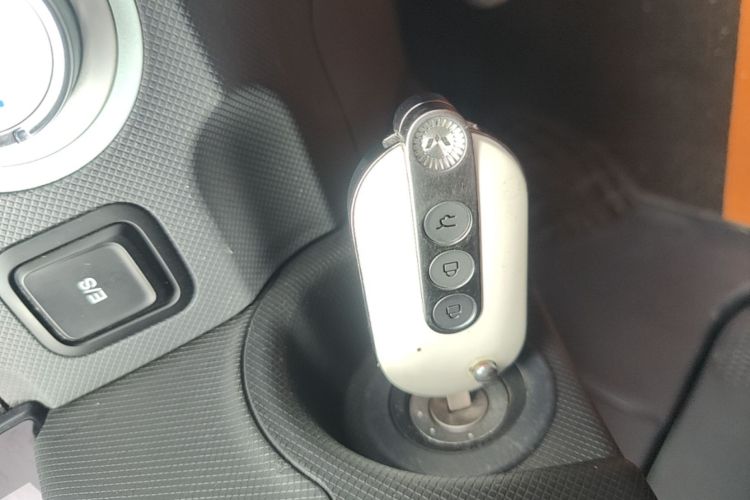 Used Wuling Hongguang MINIEV 2022 Macaron Premium Model – Lithium Iron Phosphate Interior 1