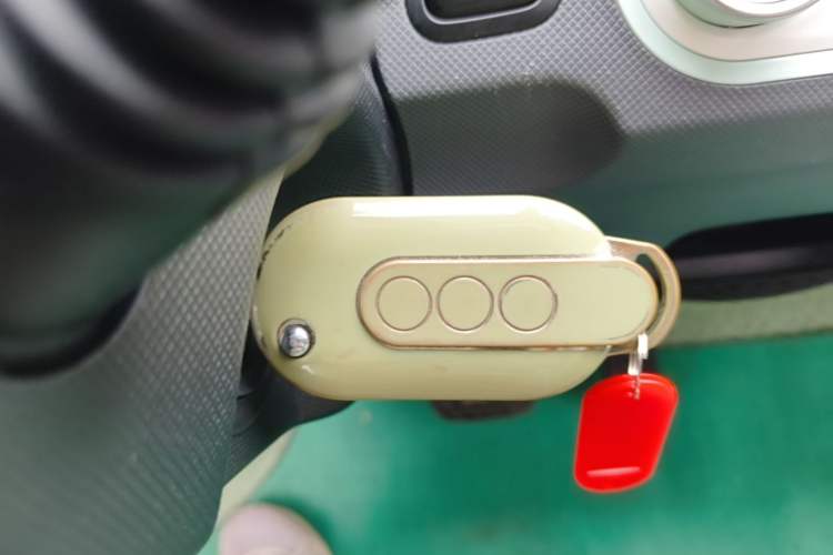 Used Wuling Hongguang MINIEV 2022 Macaron Premium Model – Lithium Iron Phosphate Interior 1