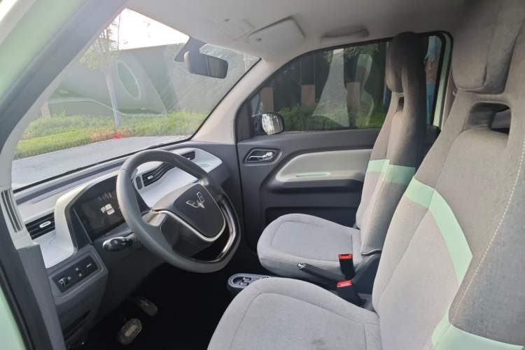 Used Wuling Hongguang MINIEV 2022 Macaron Premium Model – Lithium Iron Phosphate Interior 1