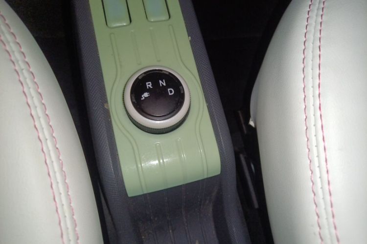 Used Wuling Hongguang MINIEV 2022 Macaron Premium Model – Lithium Ternary Battery Interior 1