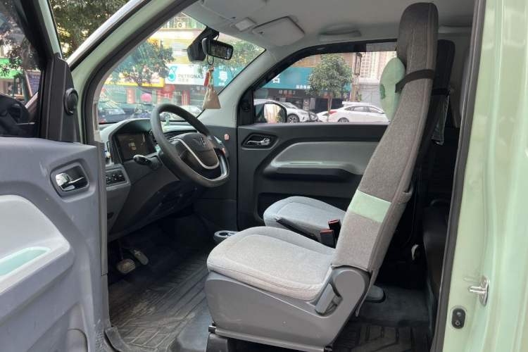 Used Wuling Hongguang MINIEV 2022 Macaron Premium Model – Lithium Iron Phosphate Interior 1