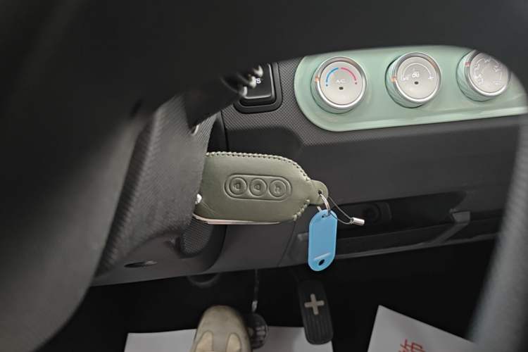 Used Wuling Hongguang MINIEV 2022 Macaron Premium Model – Lithium Iron Phosphate Interior 1