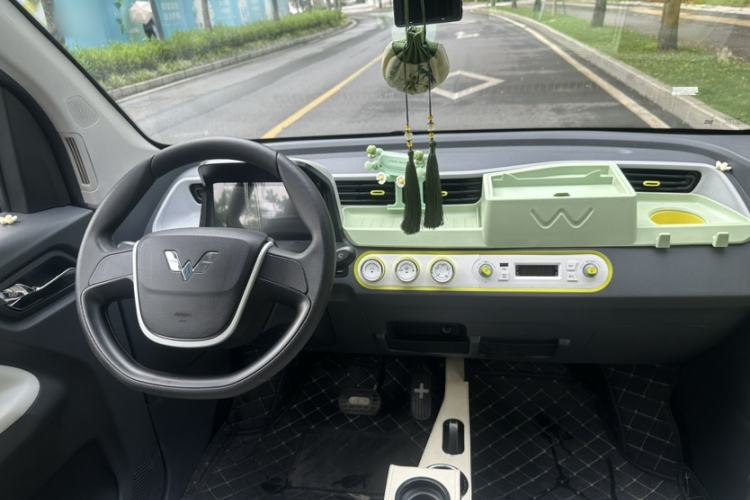 Used Wuling Hongguang MINIEV 2022 Macaron-Color Edition Lithium Iron Phosphate Interior 1