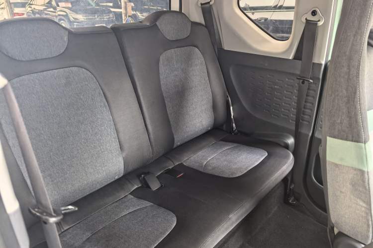 Used Wuling Hongguang MINIEV 2022 Macaron Premium Model – Lithium Iron Phosphate Interior 2