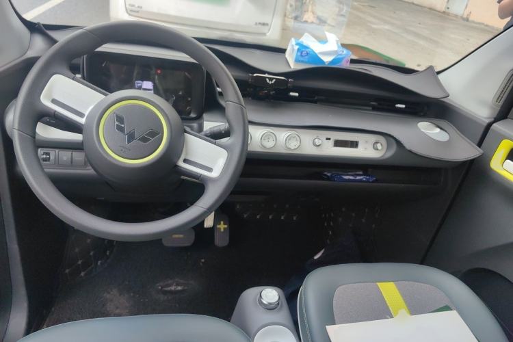 Used Wuling Hongguang MINIEV 2022 GAMEBOY 200km Gaming Edition with Lithium Iron Phosphate Interior 2