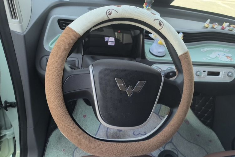Used Wuling Hongguang MINIEV 2022 Macaron Premium Model – Lithium Iron Phosphate Interior 2