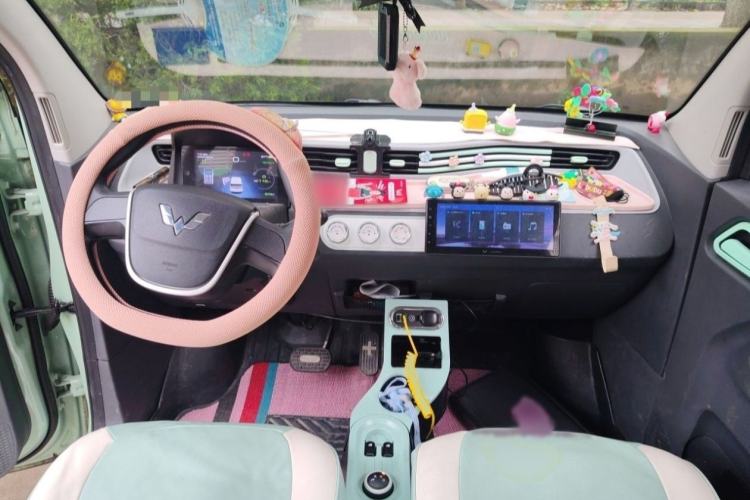 Used Wuling Hongguang MINIEV 2022 Macaron Fashion Model Lithium Iron Phosphate Interior 2