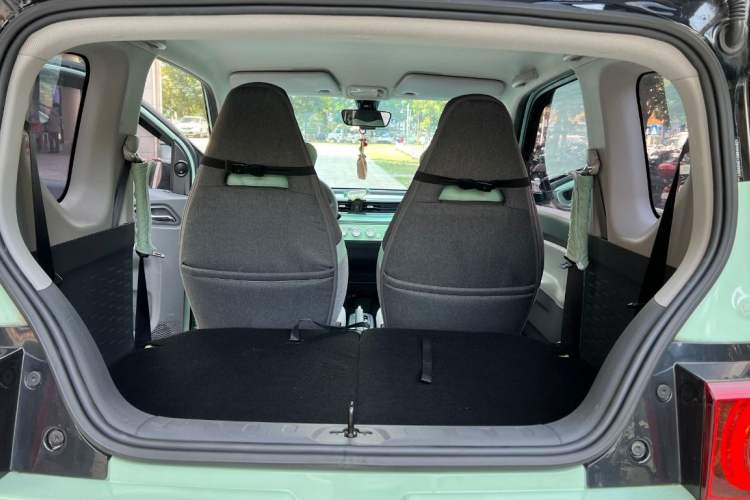 Used Wuling Hongguang MINIEV 2022 Macaron Premium Model – Lithium Iron Phosphate Interior 2