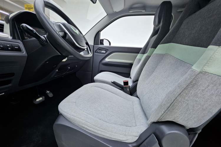 Used Wuling Hongguang MINIEV 2022 Macaron Premium Model – Lithium Iron Phosphate Interior 3