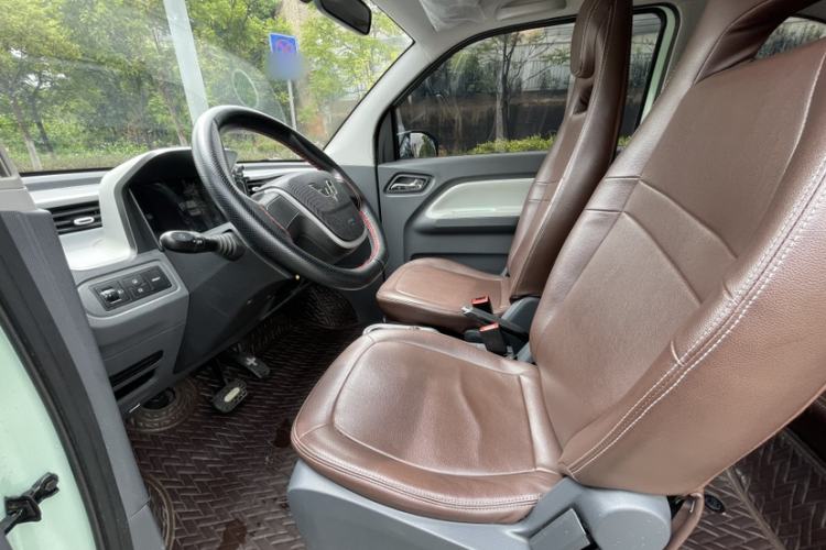 Used Wuling Hongguang MINIEV 2022 Macaron Fashion Model Lithium Iron Phosphate Interior 3