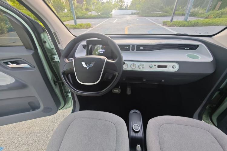 Used Wuling Hongguang MINIEV 2022 Macaron Premium Model – Lithium Iron Phosphate Interior 3