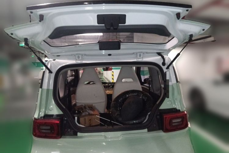 Used Wuling Hongguang MINIEV 2022 Macaron Premium Model – Lithium Ternary Battery Interior 3