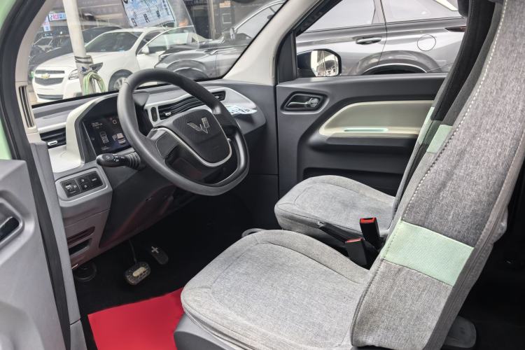 Used Wuling Hongguang MINIEV 2022 Macaron Premium Model – Lithium Iron Phosphate Interior 4
