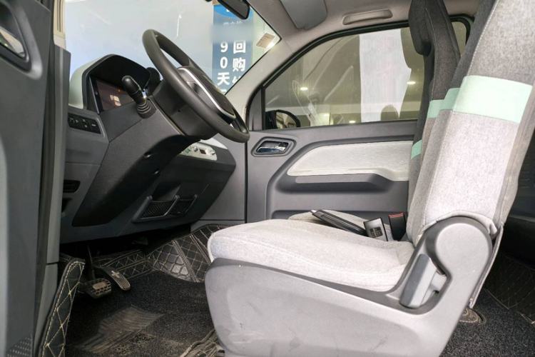 Used Wuling Hongguang MINIEV 2022 Macaron Premium Model – Lithium Iron Phosphate Interior 4