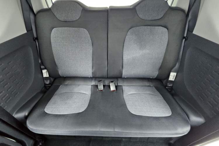 Used Wuling Hongguang MINIEV 2022 Macaron Premium Model – Lithium Iron Phosphate Interior 4