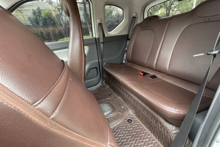 Used Wuling Hongguang MINIEV 2022 Macaron Fashion Model Lithium Iron Phosphate Interior 4