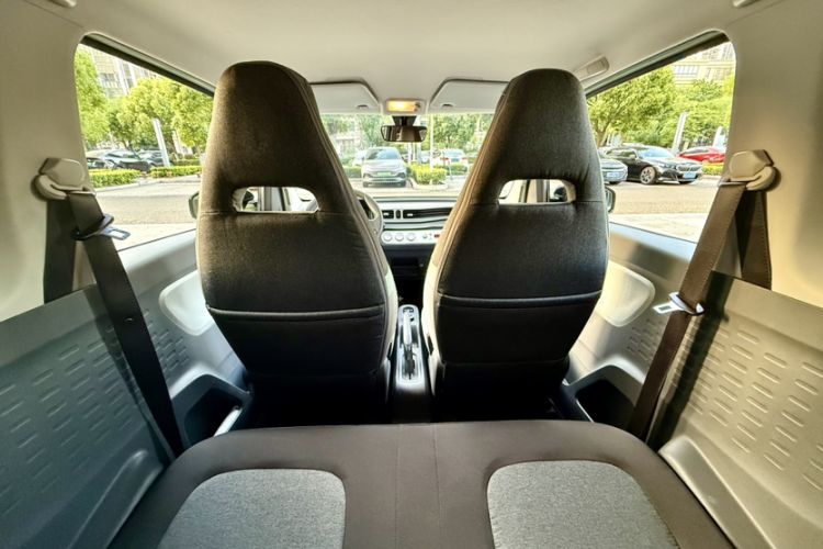 Used Wuling Hongguang MINIEV 2022 Macaron Premium Model – Lithium Iron Phosphate Interior 6