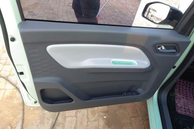 Used Wuling Hongguang MINIEV 2022 Macaron Premium Model – Lithium Iron Phosphate Interior 7