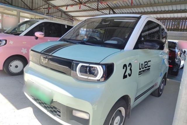 Ojetý Wuling Hongguang MINIEV 2022 Macaron Premium Model – Lithium Iron Phosphate