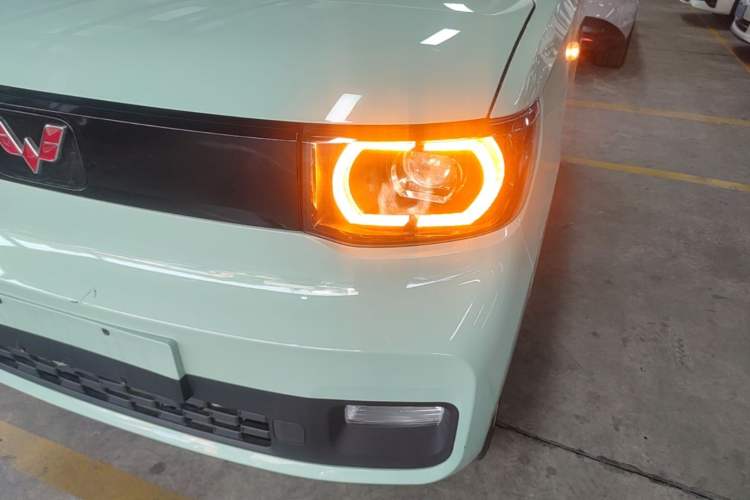 Used Wuling Hongguang MINIEV 2022 Macaron Fashion Model Lithium Iron Phosphate Left Front Headlight
