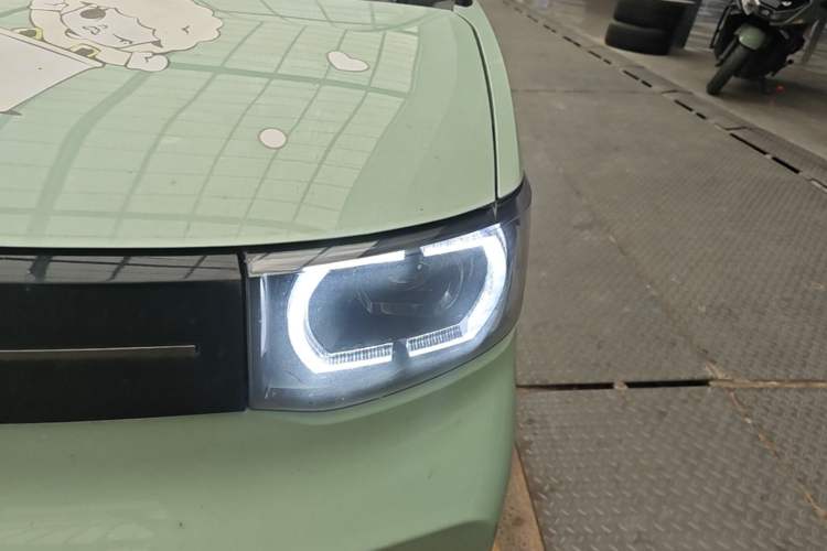 Used Wuling Hongguang MINIEV 2022 Macaron Premium Model – Lithium Ternary Battery Left Front Headlight