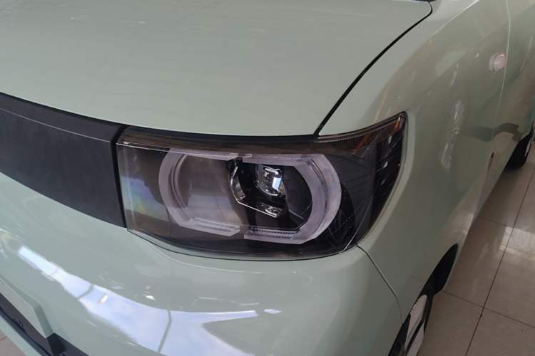 Used Wuling Hongguang MINIEV 2022 Macaron Premium Model – Lithium Iron Phosphate Left Front Headlight