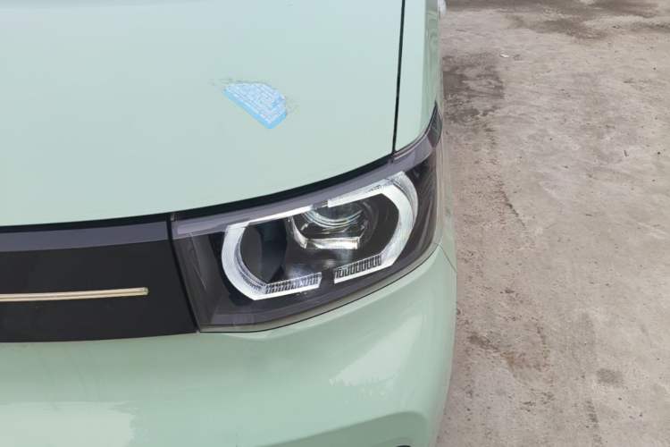 Used Wuling Hongguang MINIEV 2022 Macaron Premium Model – Lithium Iron Phosphate Left Front Headlight