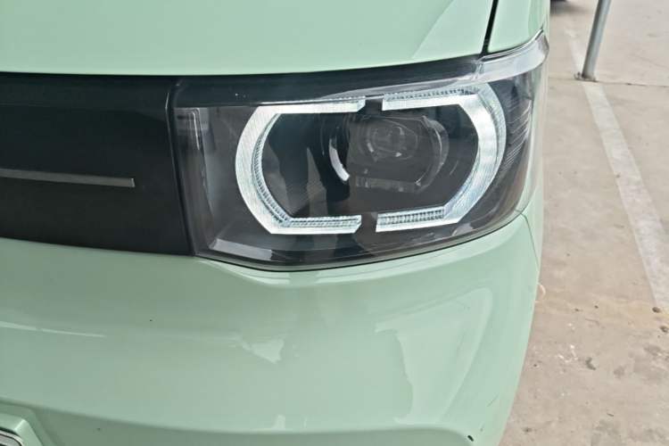 Used Wuling Hongguang MINIEV 2022 Macaron Premium Model – Lithium Iron Phosphate Left Front Headlight