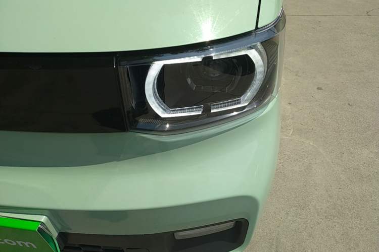 Used Wuling Hongguang MINIEV 2022 Macaron Premium Model – Lithium Iron Phosphate Left Front Headlight