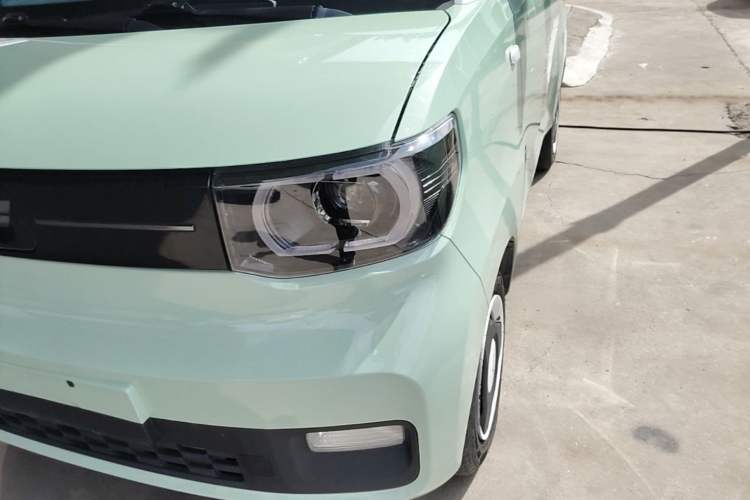 Used Wuling Hongguang MINIEV 2022 Macaron Premium Model – Lithium Iron Phosphate Left Front Headlight