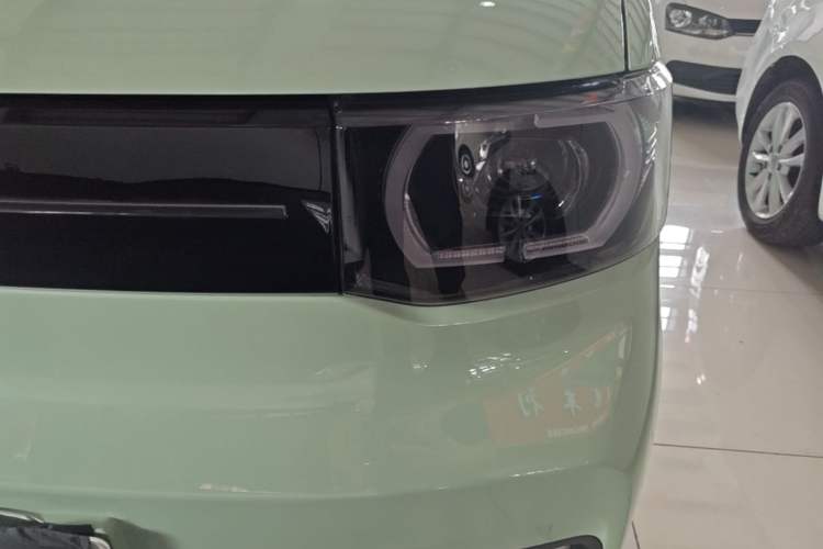 Used Wuling Hongguang MINIEV 2022 Macaron Premium Model – Lithium Iron Phosphate Left Front Headlight