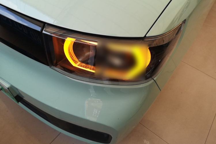 Used Wuling Hongguang MINIEV 2022 Macaron Premium Model – Lithium Ternary Battery Left Front Headlight