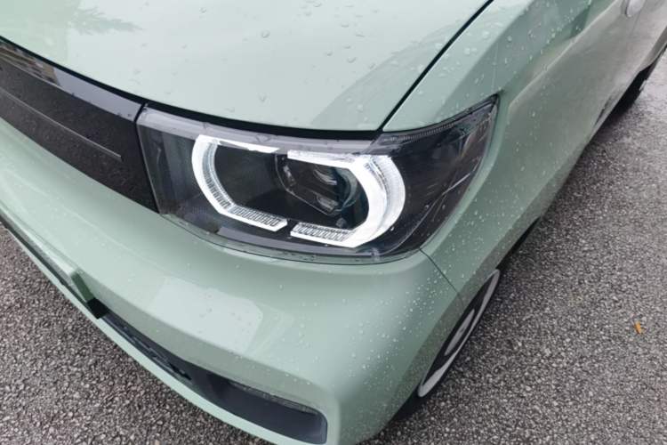 Used Wuling Hongguang MINIEV 2022 Macaron Premium Model – Lithium Ternary Battery Left Front Headlight