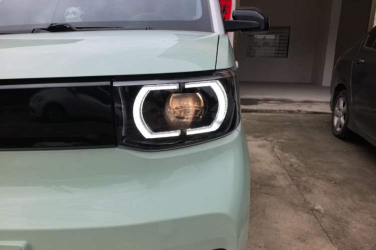 Used Wuling Hongguang MINIEV 2022 Macaron Premium Model – Lithium Iron Phosphate Left Front Headlight