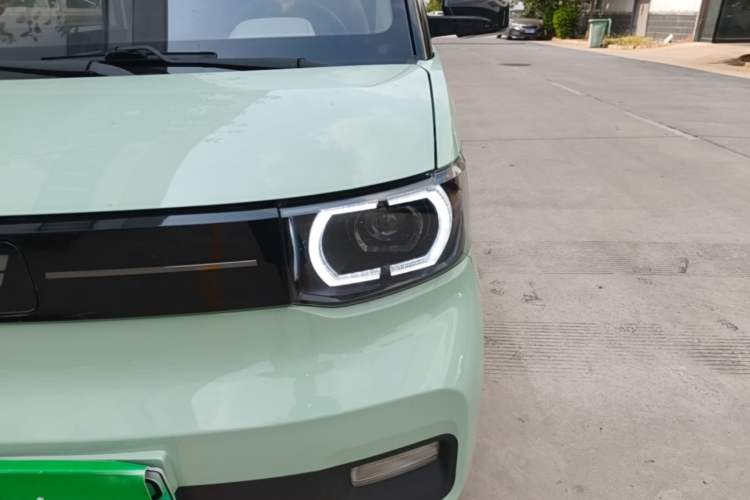 Used Wuling Hongguang MINIEV 2022 Macaron Premium Model – Lithium Iron Phosphate Left Front Headlight