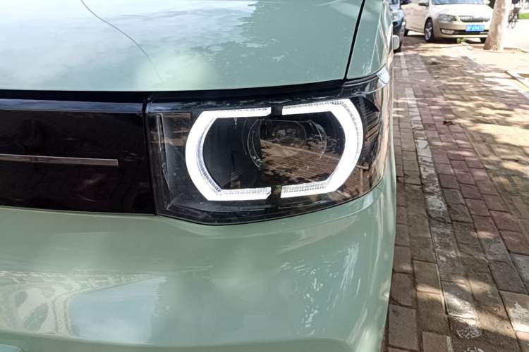 Used Wuling Hongguang MINIEV 2022 Macaron Premium Model – Lithium Iron Phosphate Left Front Headlight